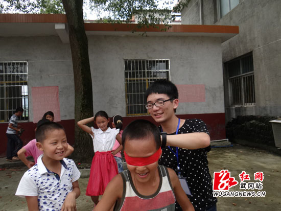 中南林科大志愿者支教邓元泰留守儿童