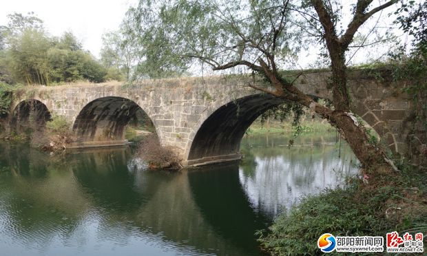 现明代修建的石拱桥：长虹卧波五百年