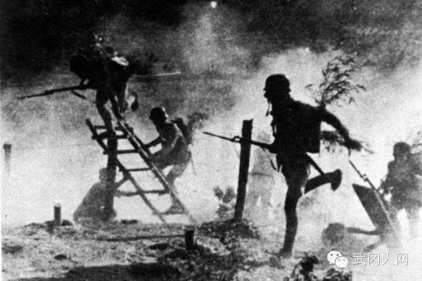 珍贵历史视频：日军3000余人围攻武冈城十天十夜！抗战中日寇唯一没有攻克的县城！