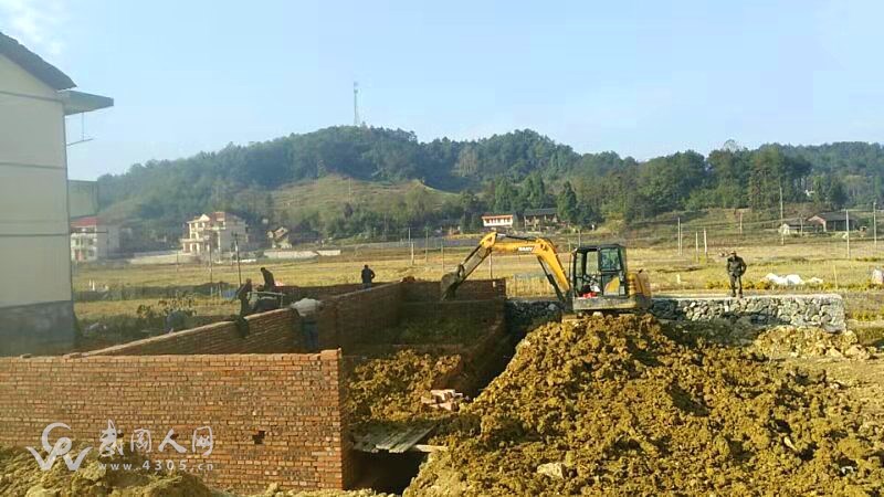 湾头桥镇：又一农田违建被拆 就在竹城公路边