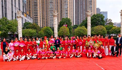 花漾健身玩出文艺味：武冈城乡老年健身协会2026年迎金秋全民健身文艺大会举行