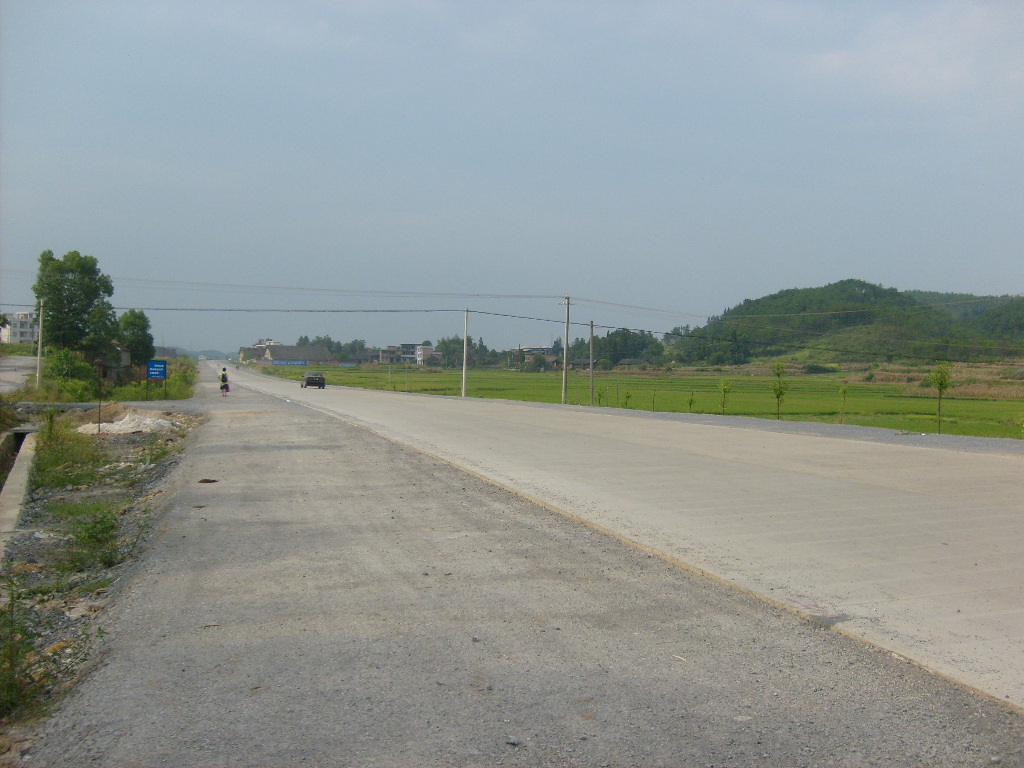 今年回武冈看到新修好的竹城公路（洞口竹市至城步）