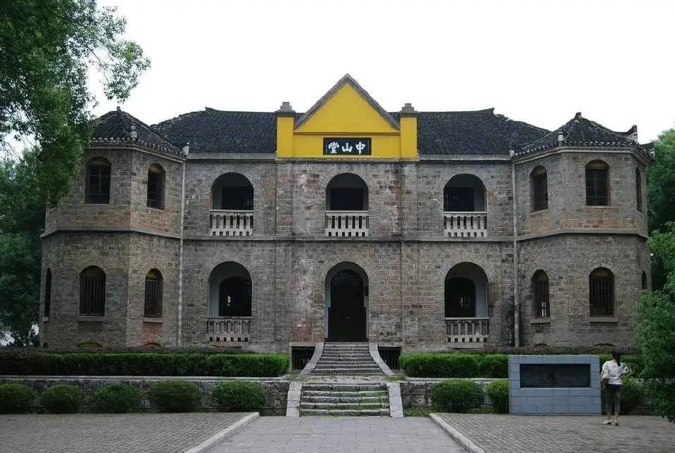祖国山河无恙，师生平安归校——记武冈二中2020年春季错峰开学