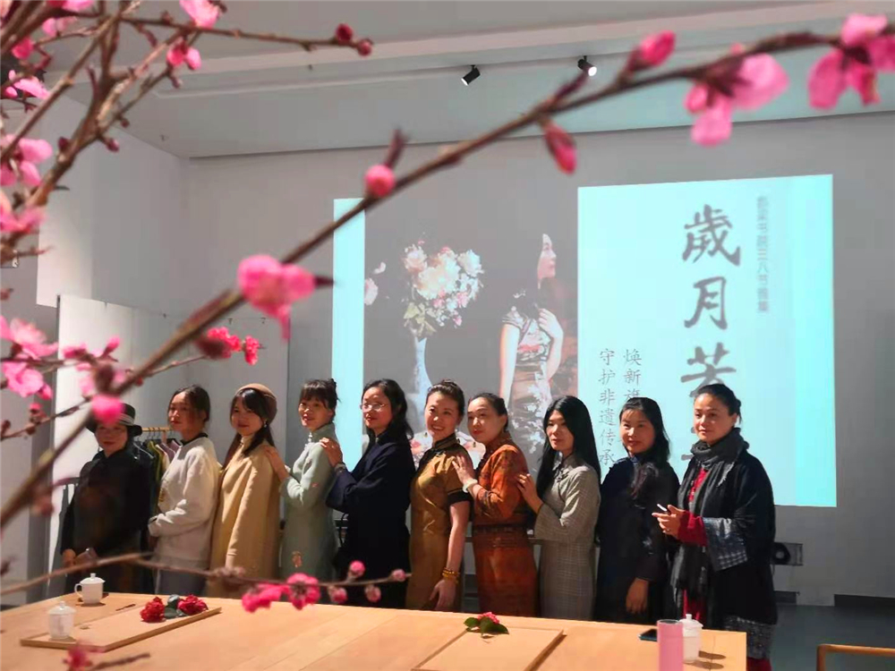 女王节：武冈市首届旗袍文化传承活动在都梁书院举行