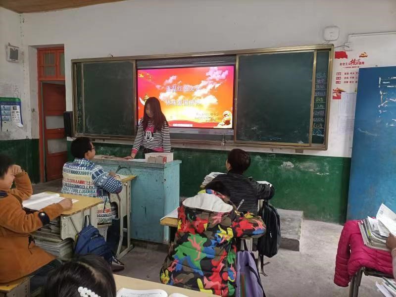 重温红色文化，体味爱国情怀——江塘中学开展主题班会活动