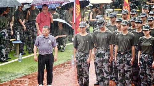 暴雨为战鼓！武冈二中1430新生结营