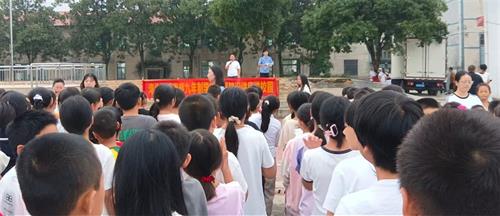 法治护航新学期 普法入心护成长——武冈市湾头桥镇南桥九年制学校开展法治教育进校活动