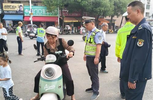 拆伞225顶！不戴头盔违法的现场做作业！武冈这里动真格了