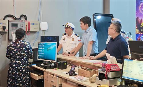 武冈尹锦明督导检查消防安全工作