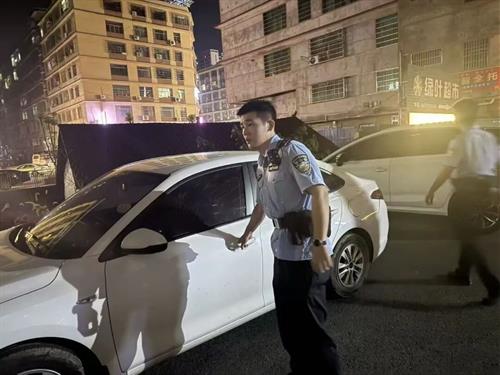 夜巡“拉车门” 锁紧“平安扣”——武冈迎春亭派出所践行“枫桥经验”，8月以来拉车门盗窃案同比下降50%