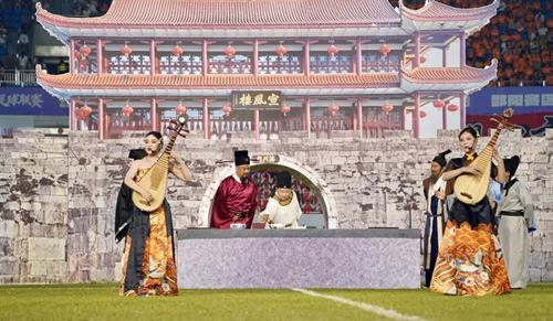 武冈中秋元素贯穿湘超展演 多元节目打造全龄赛场盛宴