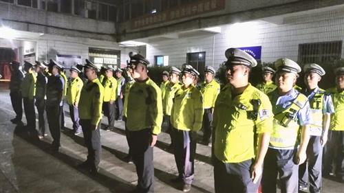 一晚查获6起酒驾！武冈交警夜查行动将持续至......