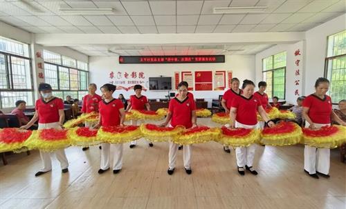 武冈小小党群阵地成了乡亲们的“百姓会客厅”