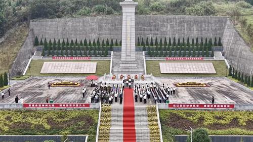 武冈市举行第13个烈士纪念日敬献花篮仪式