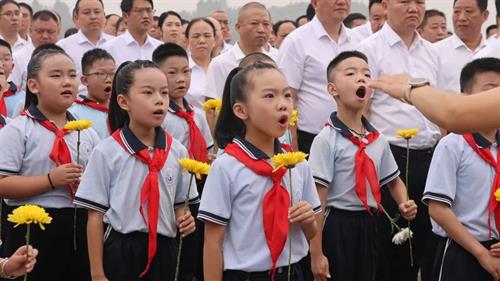 武冈市举行第13个烈士纪念日敬献花篮仪式