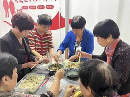 武冈石牌坊社区：情暖重阳聚民心敬老爱老显担当