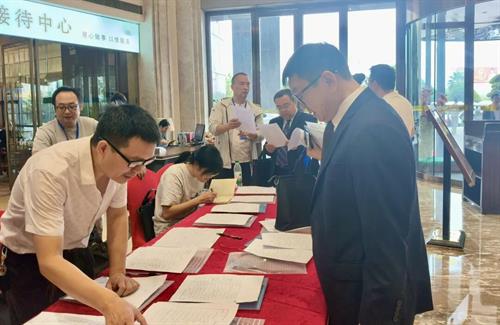 武冈满怀热忱赴盛会 凝心聚力启新程 政协委员今日报到
