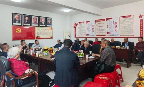 武冈市民政局召开重阳节老干部座谈会 共叙情谊话发展