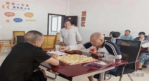 武冈各地开展重阳节敬老爱老主题活动