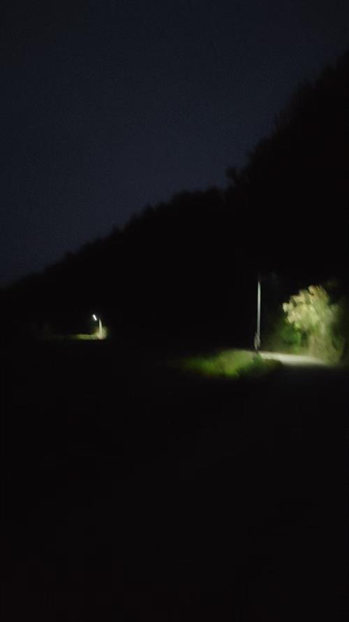 干部解民忧      路灯亮民心