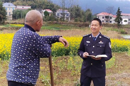 武冈寻找最美基层民警丨易向东：扎根基层二十载 他把群众当家人